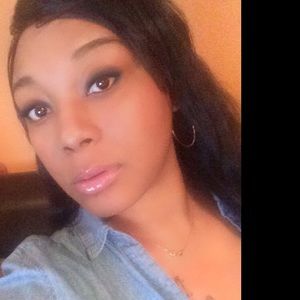 Meet your Posher, Jania